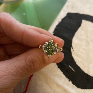 10k beautiful cluster emerald with real diamonds